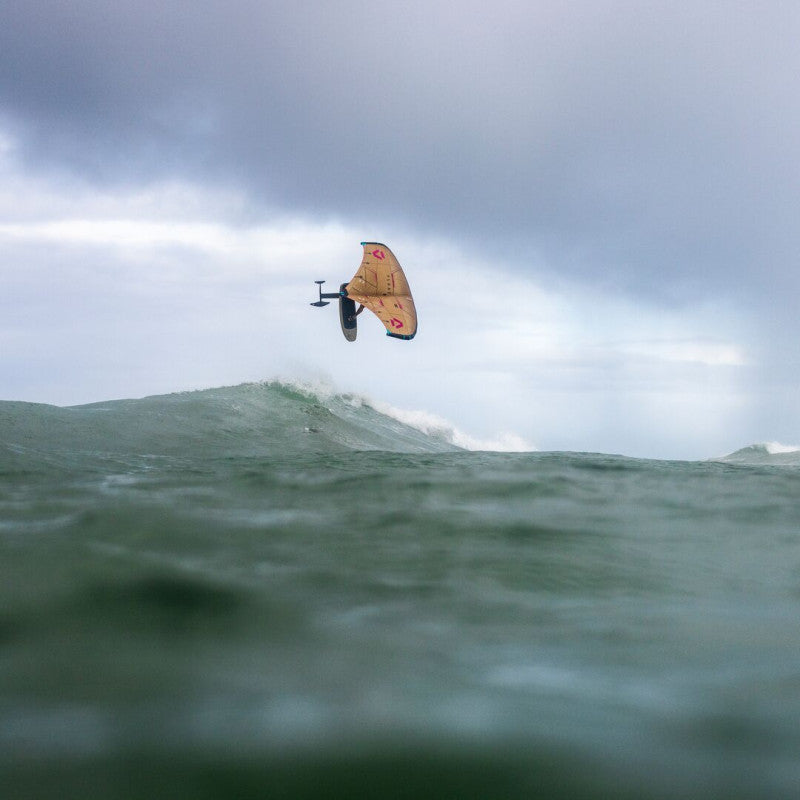 Duotone Float SLS wing sedd framifrån i profil