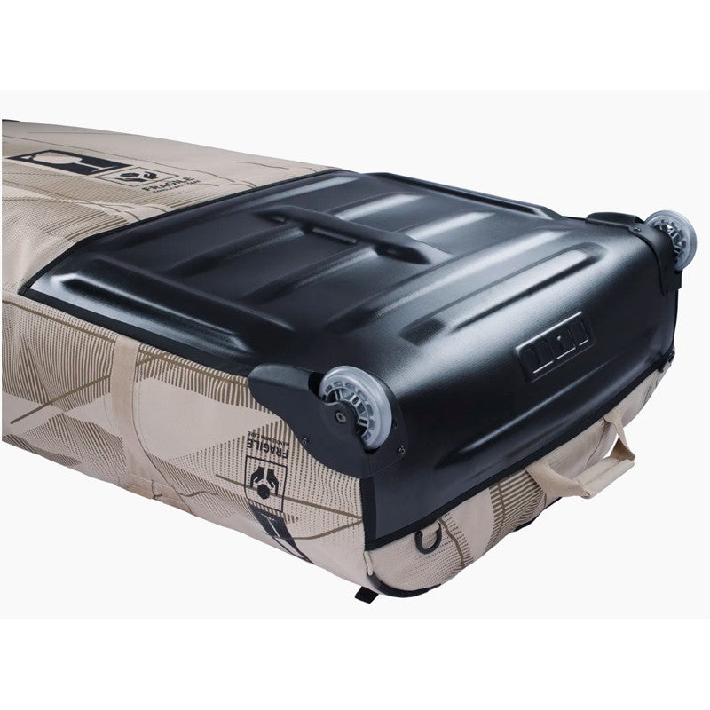 Duotone Gearbag Wing Team Bag på vattnet under wingfoil-session