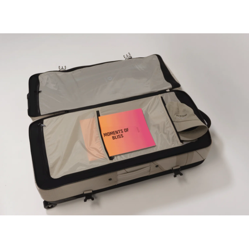 Duotone Travelbag på vattnet under wingfoil-session