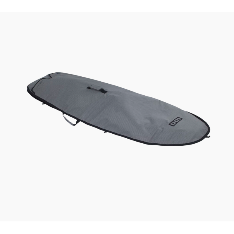 ION Boardbag Core Slim Wing på vattnet under wingfoil-session