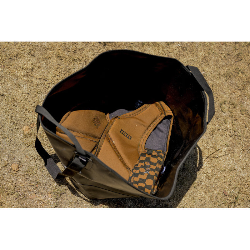 ION Changing Bucket bagar & fodral sedd framifrån i profil