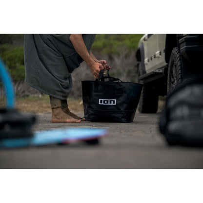 ION Changing Bucket bagar & fodral sedd framifrån i profil